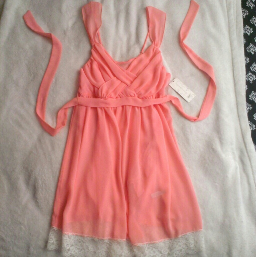 Flora Nikroos Pink Lingerie night gown. Never worn tag was removed.